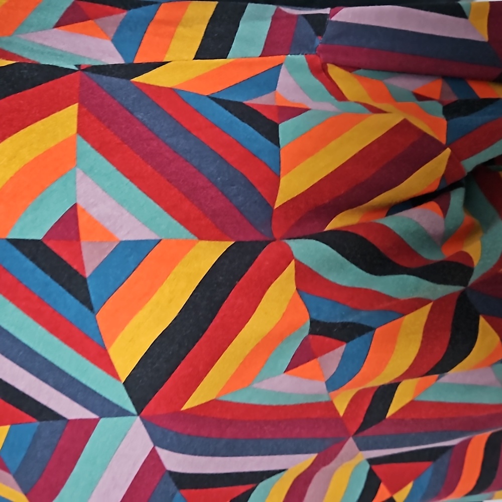 Irma- Medium - LuLaRoe - Picture 4 of 9